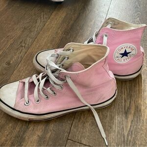 CONVERSE | Women’s Pink Hightops Size 8